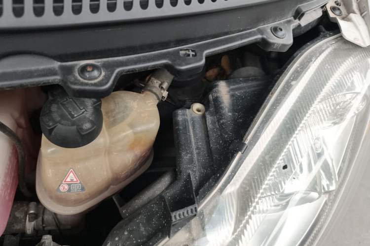 Used smart fortwo 2012 1.0 MHD Hardtop Comfort Edition Engine Bay Left