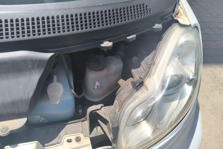Used smart fortwo 2012 1.0 MHD Hardtop Standard Edition Engine Bay Left