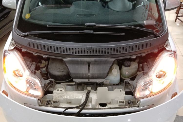 Used smart fortwo 2012 1.0 MHD Convertible Passion Edition Engine Bay