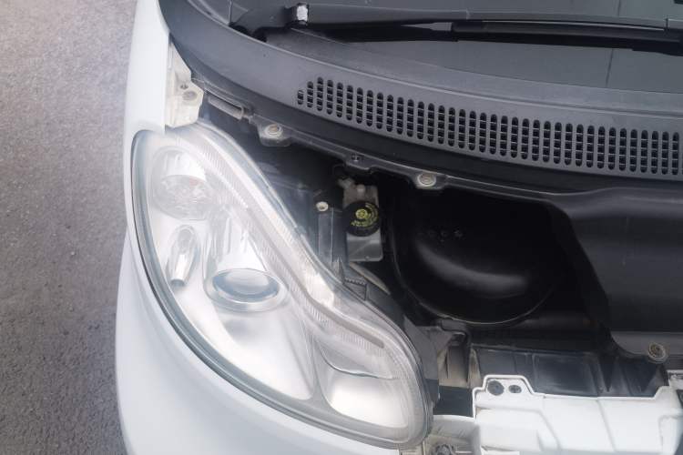 Used smart fortwo 2012 1.0 MHD Hardtop Comfort Edition Engine Bay Right