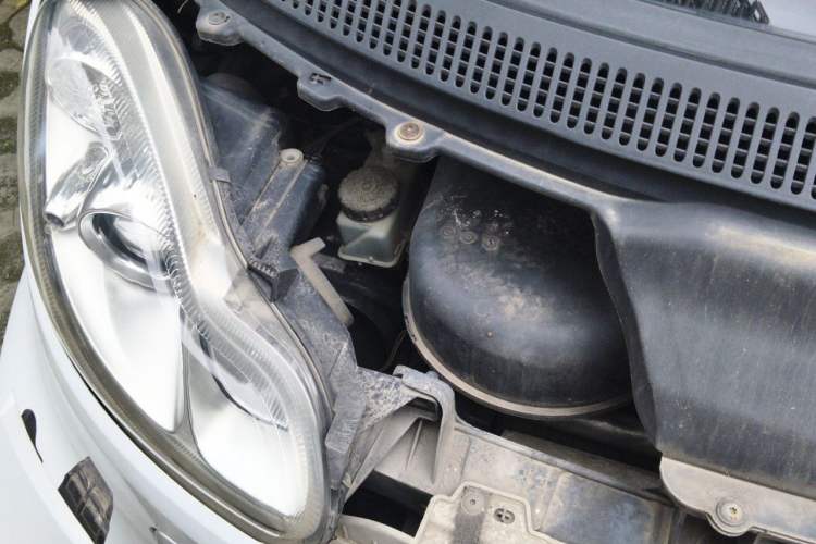 Used smart fortwo 2012 1.0 MHD Hardtop Comfort Edition Engine Bay Right
