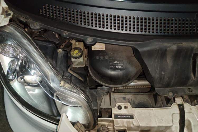 Used smart fortwo 2012 1.0 MHD Hardtop Comfort Edition Engine Bay Right
