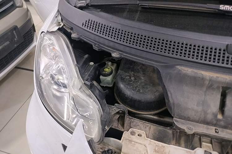 Used smart fortwo 2012 1.0 MHD Hardtop Standard Edition Engine Bay Right