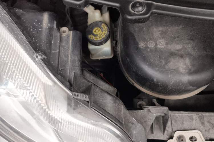Used smart fortwo 2012 1.0 MHD Hardtop Comfort Edition Engine Bay Right