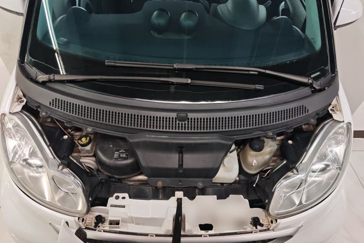 Used smart fortwo 2012 1.0T Convertible Passion Edition Engine Bay