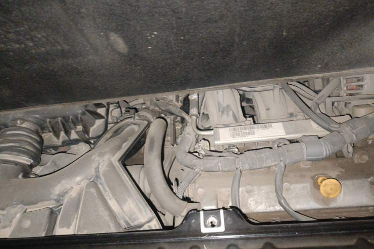 Used smart fortwo 2012 1.0 MHD Hardtop Standard Edition Engine Bay