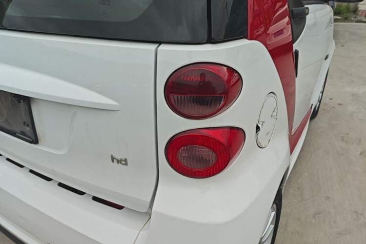 Used smart fortwo 2012 1.0 MHD Hardtop Comfort Edition Exterior 3