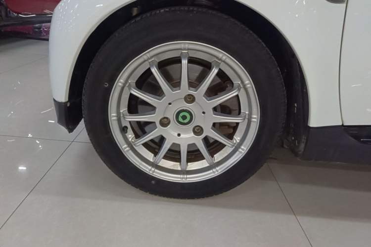 Used smart fortwo 2012 1.0 MHD Hardtop Standard Edition Exterior 4