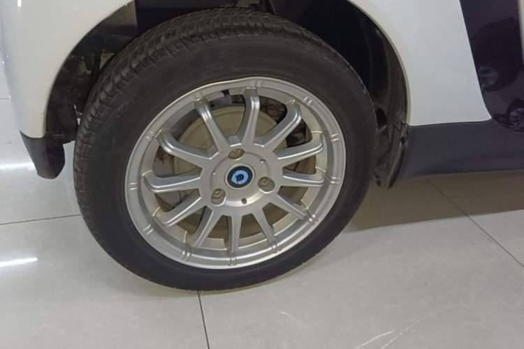 Used smart fortwo 2012 1.0 MHD Hardtop Standard Edition Exterior 5