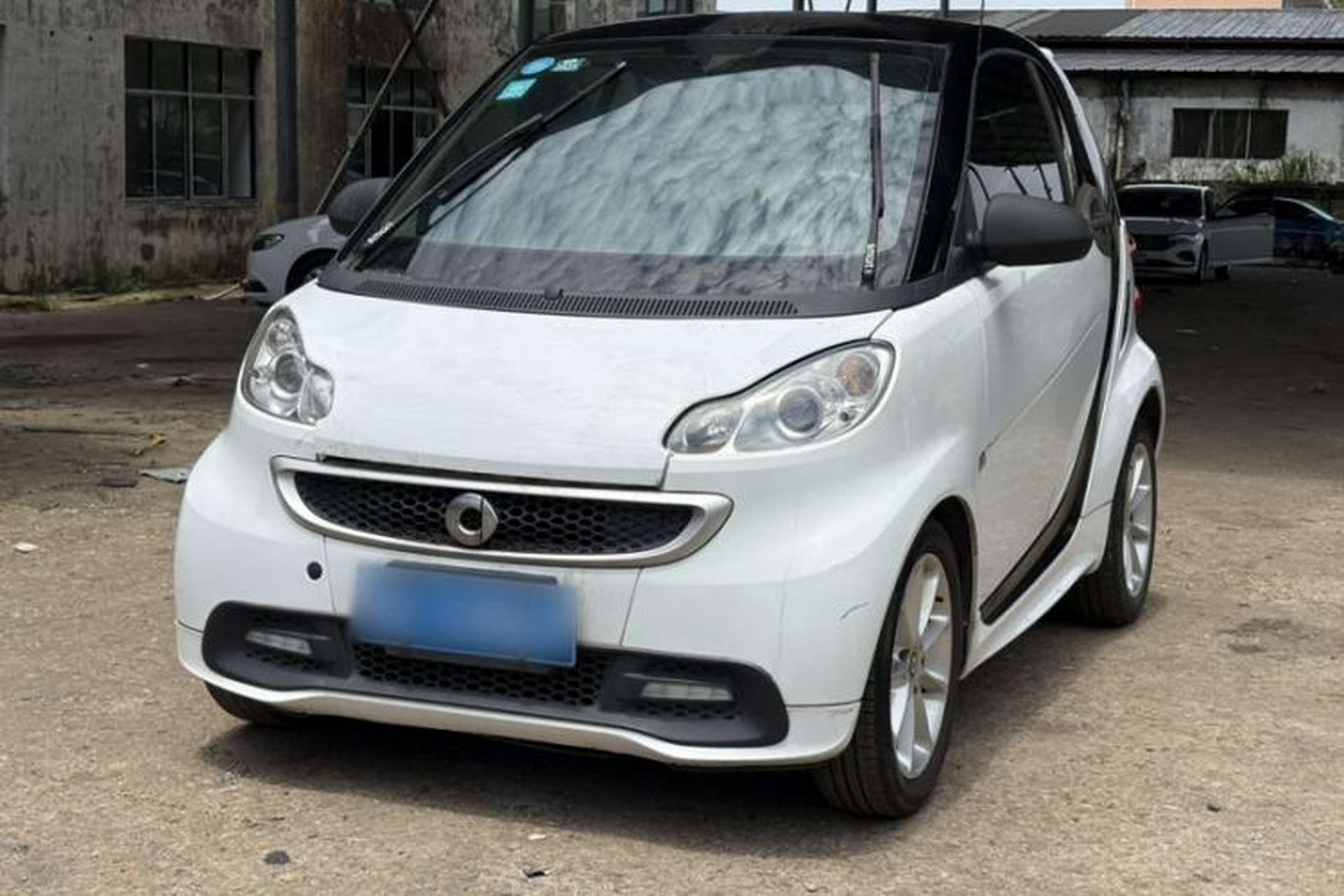 Used smart fortwo 2012 1.0 MHD Hardtop Passion Edition Front Left 45 Deg