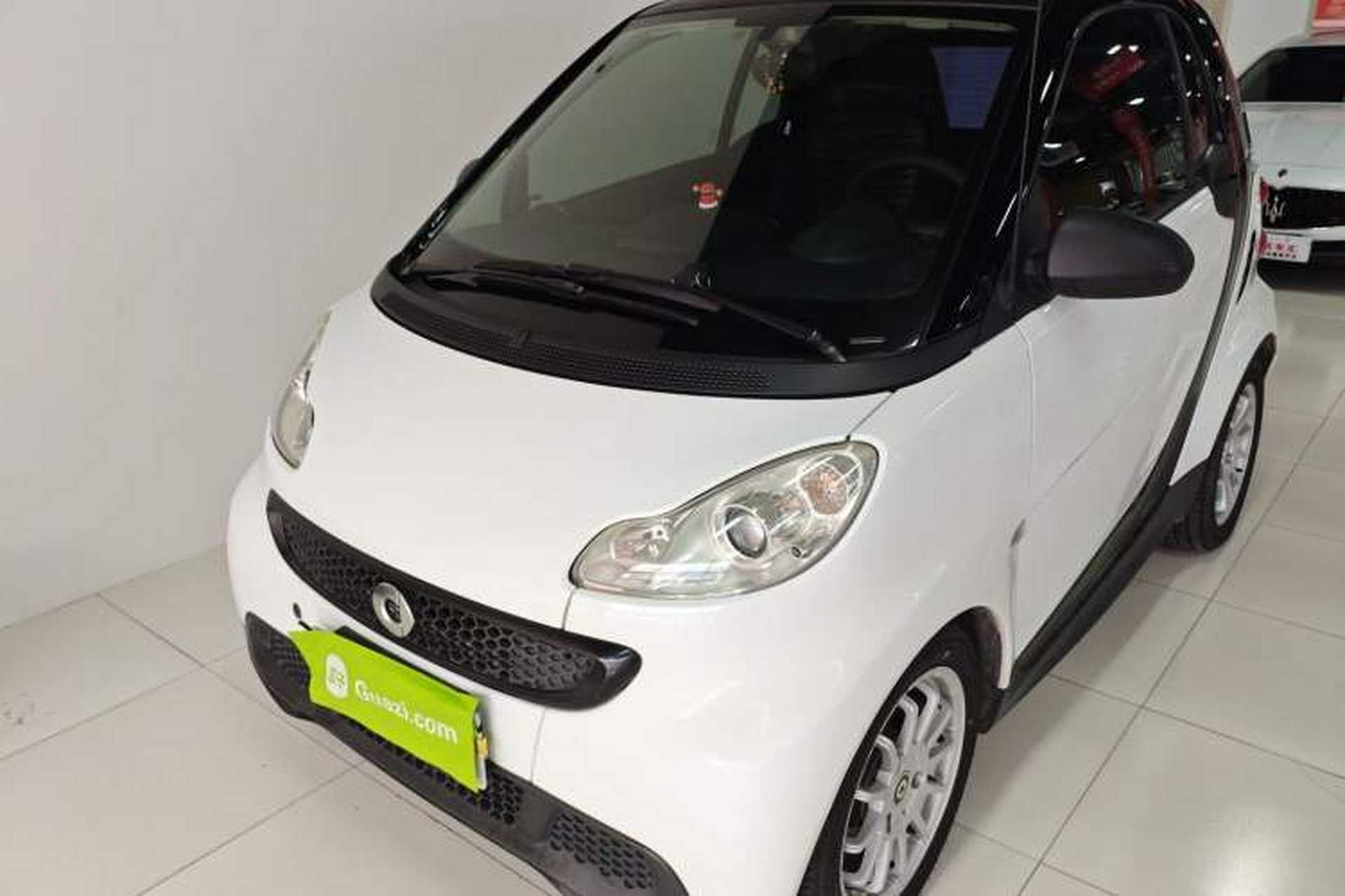 Used smart fortwo 2012 1.0 MHD Hardtop Standard Edition Front Left 45 Deg
