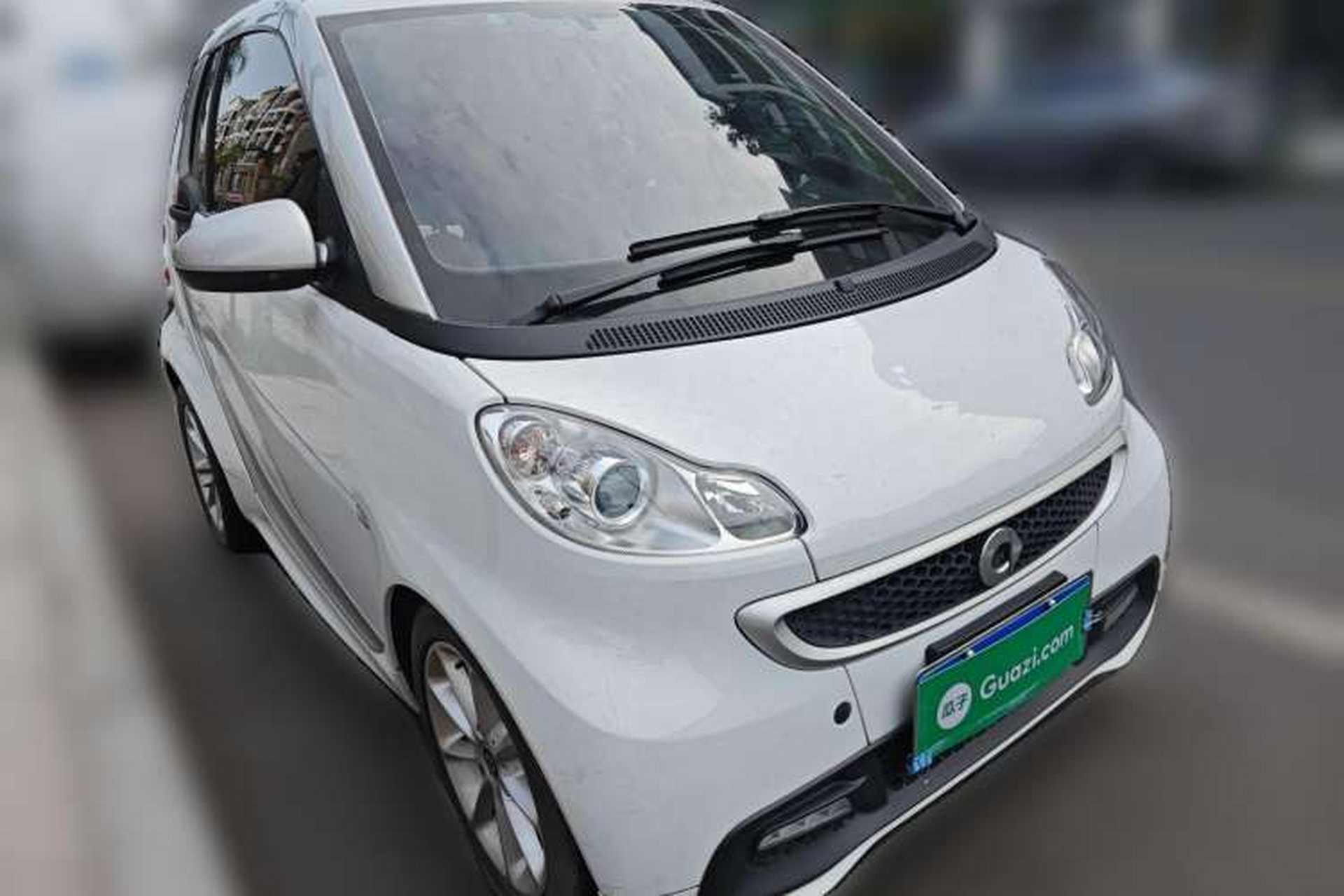 Used smart fortwo 2012 1.0 MHD Convertible Passion Edition Front Right 45 Deg