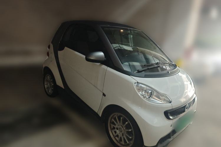 Used smart fortwo 2012 1.0 MHD Hardtop Standard Edition Front Right 45 Deg