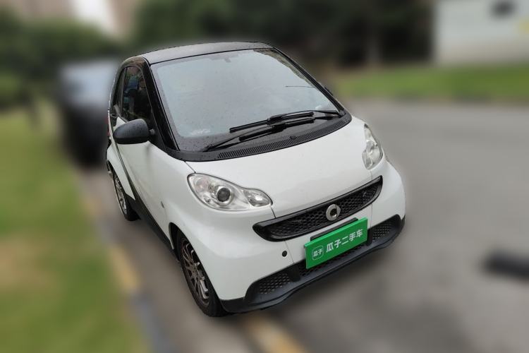 Used smart fortwo 2012 1.0 MHD Hardtop Standard Edition Front Right 45 Deg