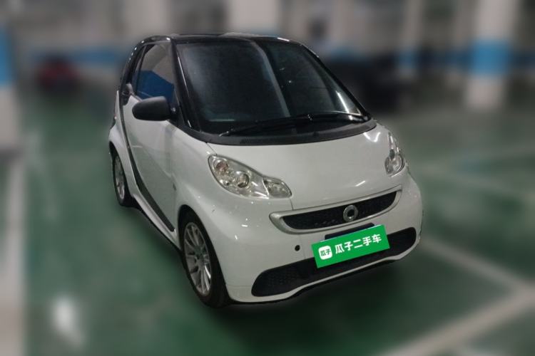 Used smart fortwo 2012 1.0 MHD Hardtop Standard Edition Front Right 45 Deg
