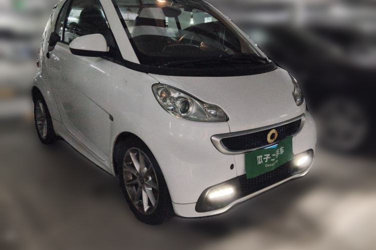 Used smart fortwo 2012 1.0 MHD Hardtop Standard Edition Front Right 45 Deg