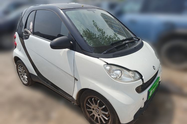 Used smart fortwo 2012 1.0 MHD Hardtop Standard Edition Front Right 45 Deg