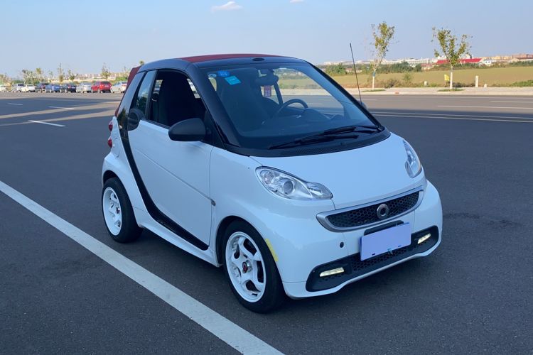 Used smart fortwo 2012 1.0 MHD Convertible Passion Edition Front Right 45 Deg