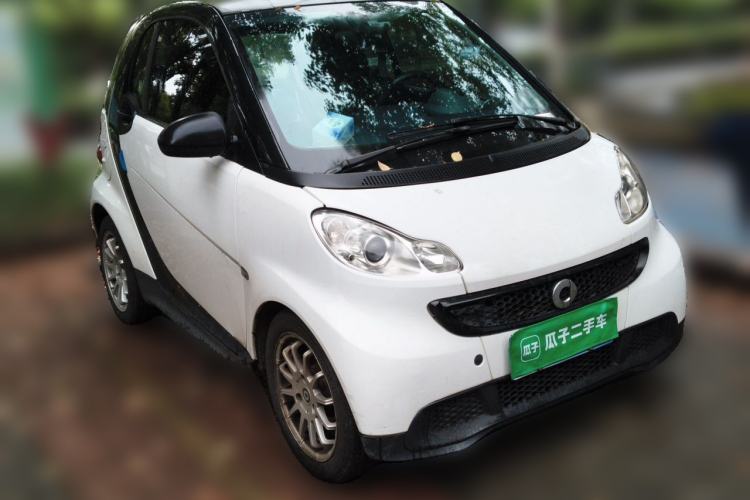 Used smart fortwo 2012 1.0 MHD Hardtop Standard Edition Front Right 45 Deg