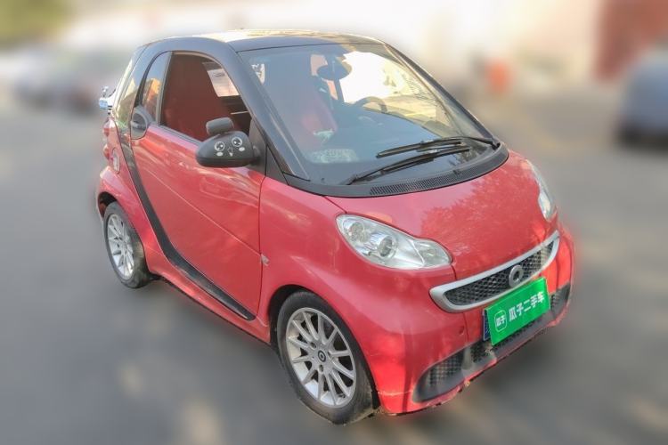 Used smart fortwo 2012 1.0 MHD Hardtop Comfort Edition Front Right 45 Deg