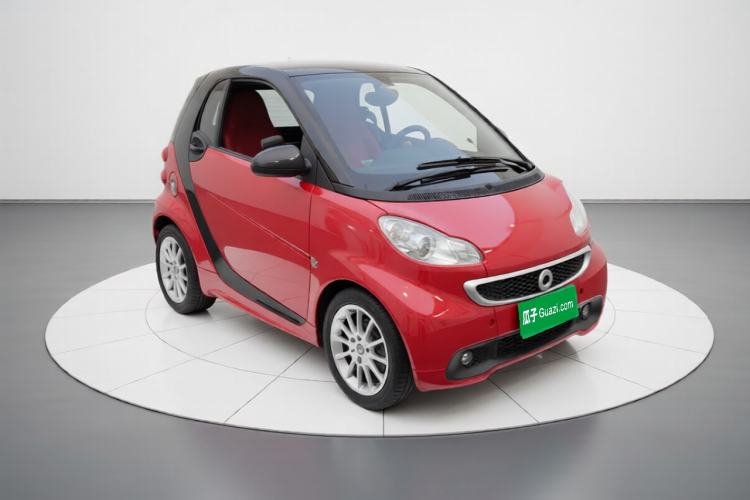 Used smart fortwo 2012 1.0 MHD Hardtop Comfort Edition Front Right 45 Deg