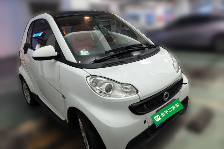 Used smart fortwo 2012 1.0 MHD Hardtop Standard Edition Front Right 45 Deg