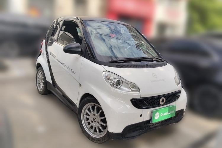 Used smart fortwo 2012 1.0 MHD Hardtop Standard Edition Front Right 45 Deg