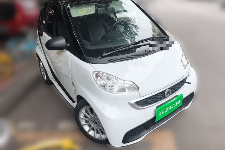 Used smart fortwo 2012 1.0 MHD Hardtop Comfort Edition Front Right 45 Deg