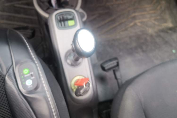 Used smart fortwo 2012 1.0 MHD Hardtop Comfort Edition Gear Lever