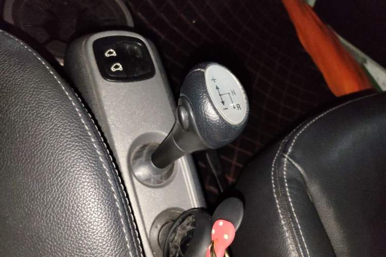 Used smart fortwo 2012 1.0T Convertible Passion Edition Gear Lever