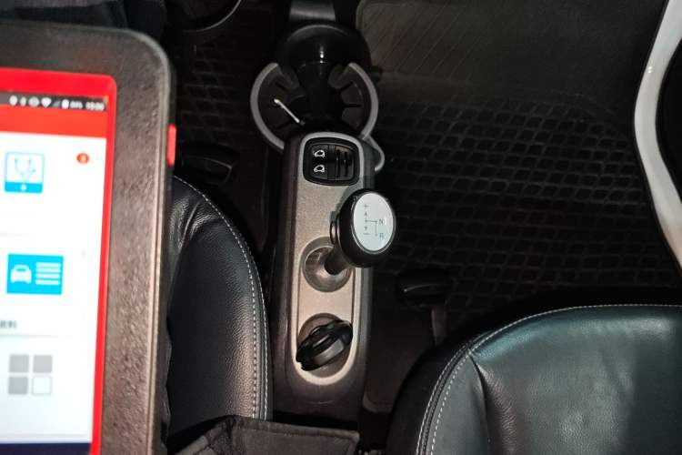Used smart fortwo 2012 1.0T Convertible Passion Edition Gear Lever