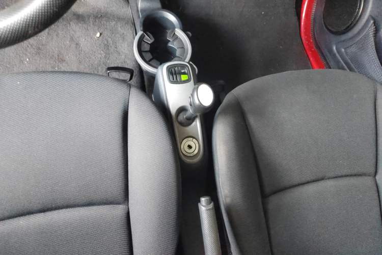 Used smart fortwo 2012 1.0 MHD Hardtop Standard Edition Gear Lever