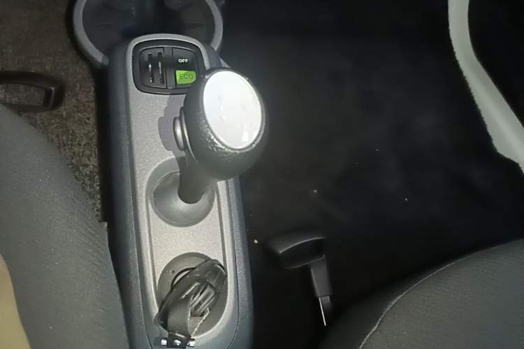 Used smart fortwo 2012 1.0 MHD Hardtop Comfort Edition Gear Lever