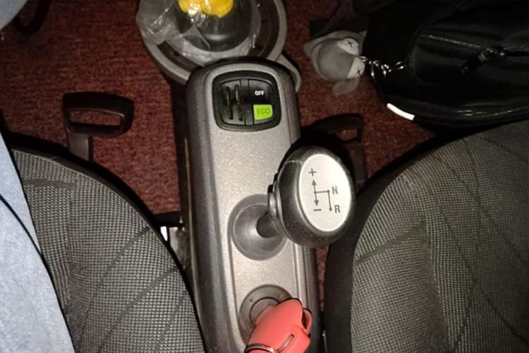 Used smart fortwo 2012 1.0 MHD Hardtop Passion Edition Gear Lever