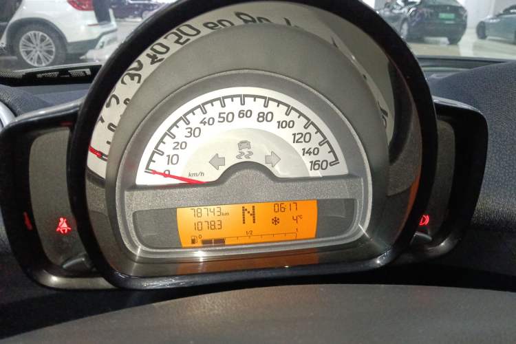 Used smart fortwo 2012 1.0 MHD Convertible Passion Edition Instrument Cluster