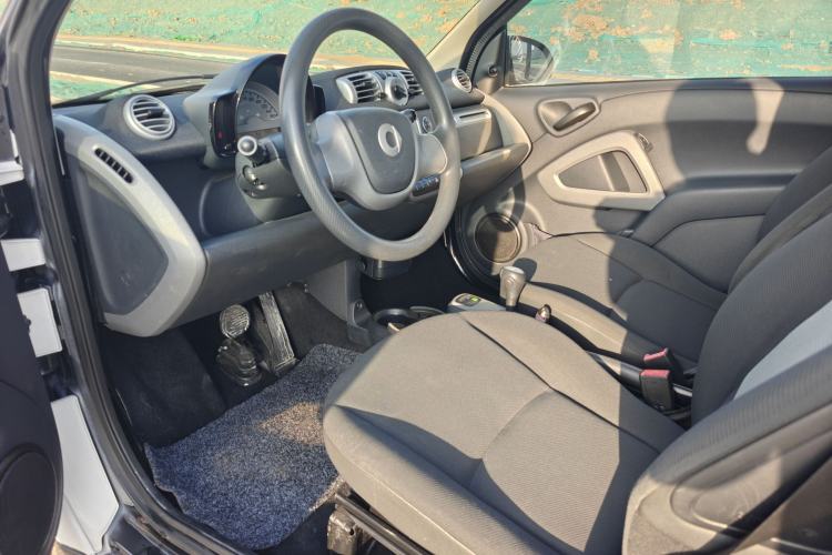 Used smart fortwo 2012 1.0 MHD Hardtop Standard Edition Interior 1