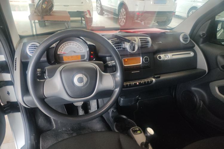 Used smart fortwo 2012 1.0 MHD Hardtop Comfort Edition Interior 2