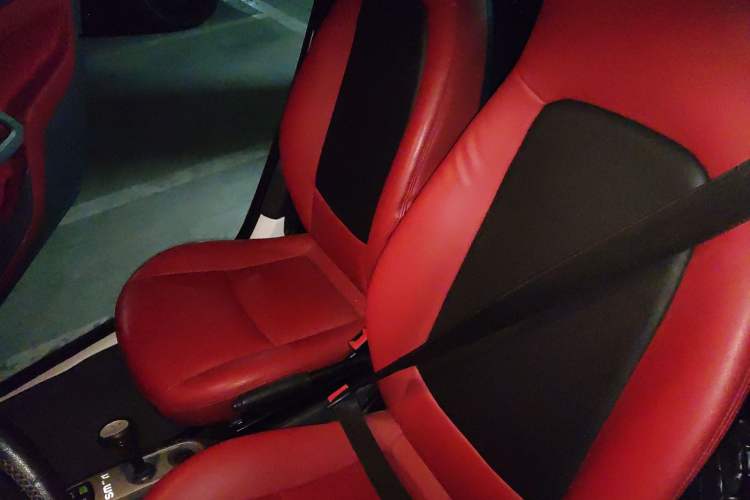 Used smart fortwo 2012 1.0 MHD Convertible Passion Edition Interior 4