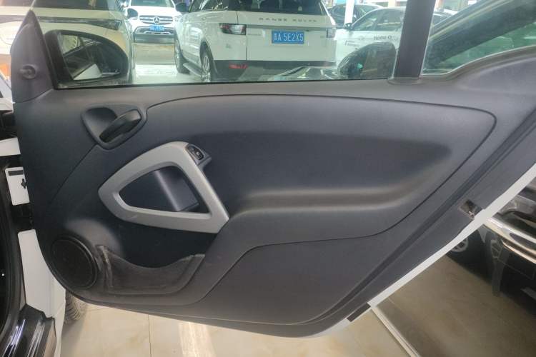 Used smart fortwo 2012 1.0 MHD Hardtop Comfort Edition Interior 5