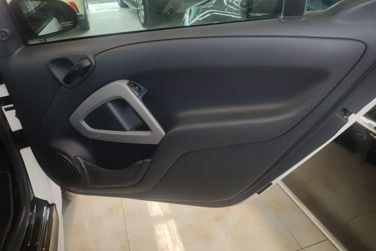 Used smart fortwo 2012 1.0 MHD Hardtop Comfort Edition Interior 6