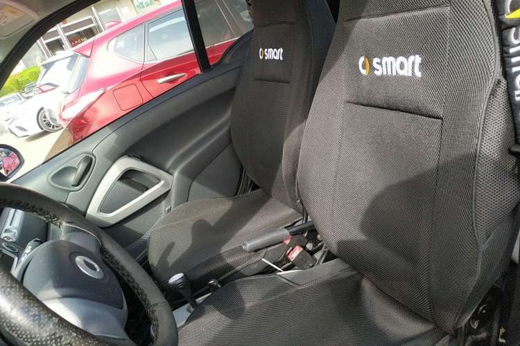 Used smart fortwo 2012 1.0 MHD Hardtop Standard Edition Left Front Seat