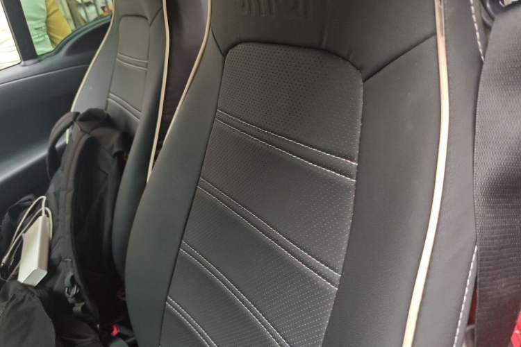 Used smart fortwo 2012 1.0 MHD Hardtop Standard Edition Left Front Seat