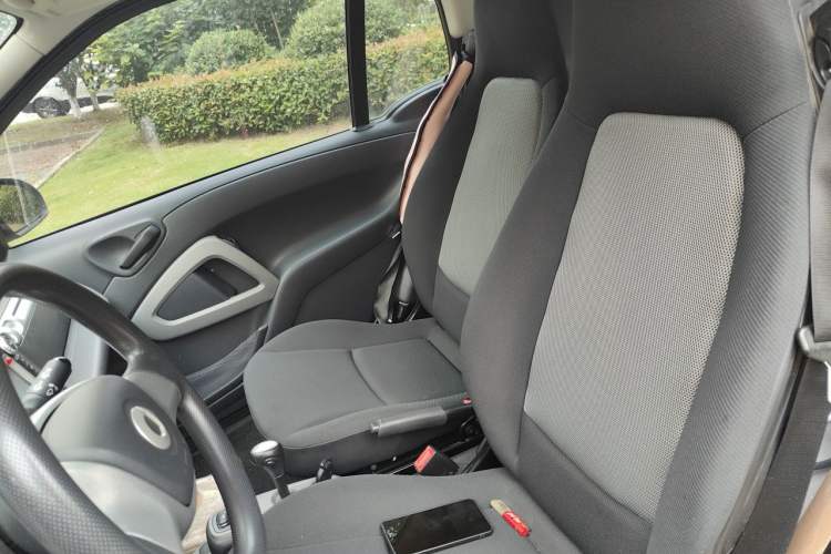 Used smart fortwo 2012 1.0 MHD Hardtop Standard Edition Left Front Seat