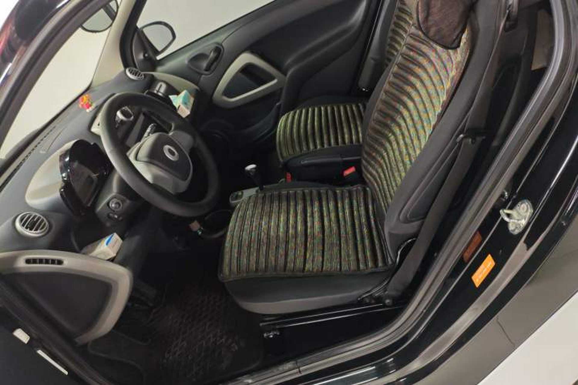 Used smart fortwo 2012 1.0 MHD Hardtop Standard Edition Left Front Seat