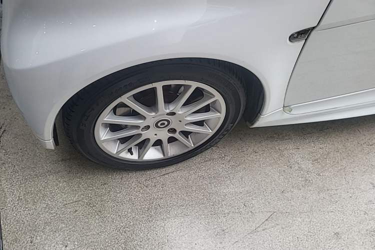 Used smart fortwo 2012 1.0 MHD Hardtop Comfort Edition Left Front Wheel Hub