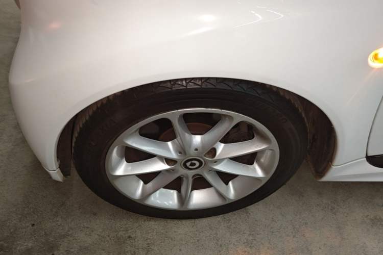 Used smart fortwo 2012 1.0 MHD Hardtop Passion Edition Left Front Wheel Hub