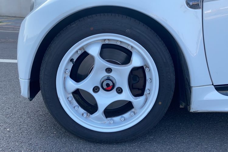 Used smart fortwo 2012 1.0 MHD Convertible Passion Edition Left Front Wheel Hub