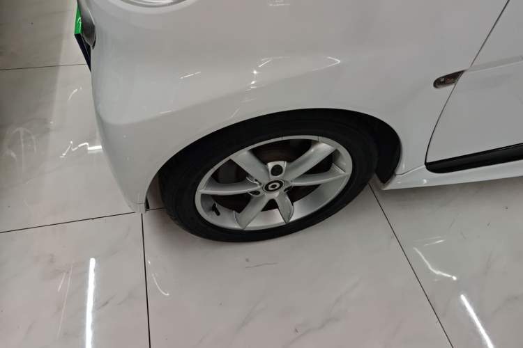 Used smart fortwo 2012 1.0T Convertible Passion Edition Left Front Wheel Hub