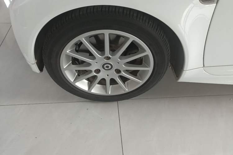 Used smart fortwo 2012 1.0 MHD Hardtop Comfort Edition Left Front Wheel Hub
