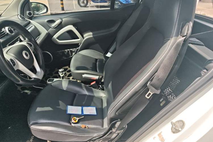Used smart fortwo 2012 1.0T Bosu Xclusive Edition Left Rear Seat